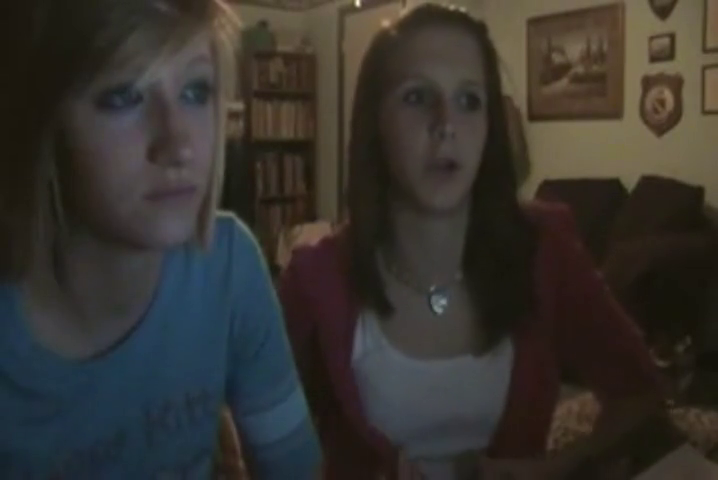 Cute Omegle Babe shows her how tight her insides are