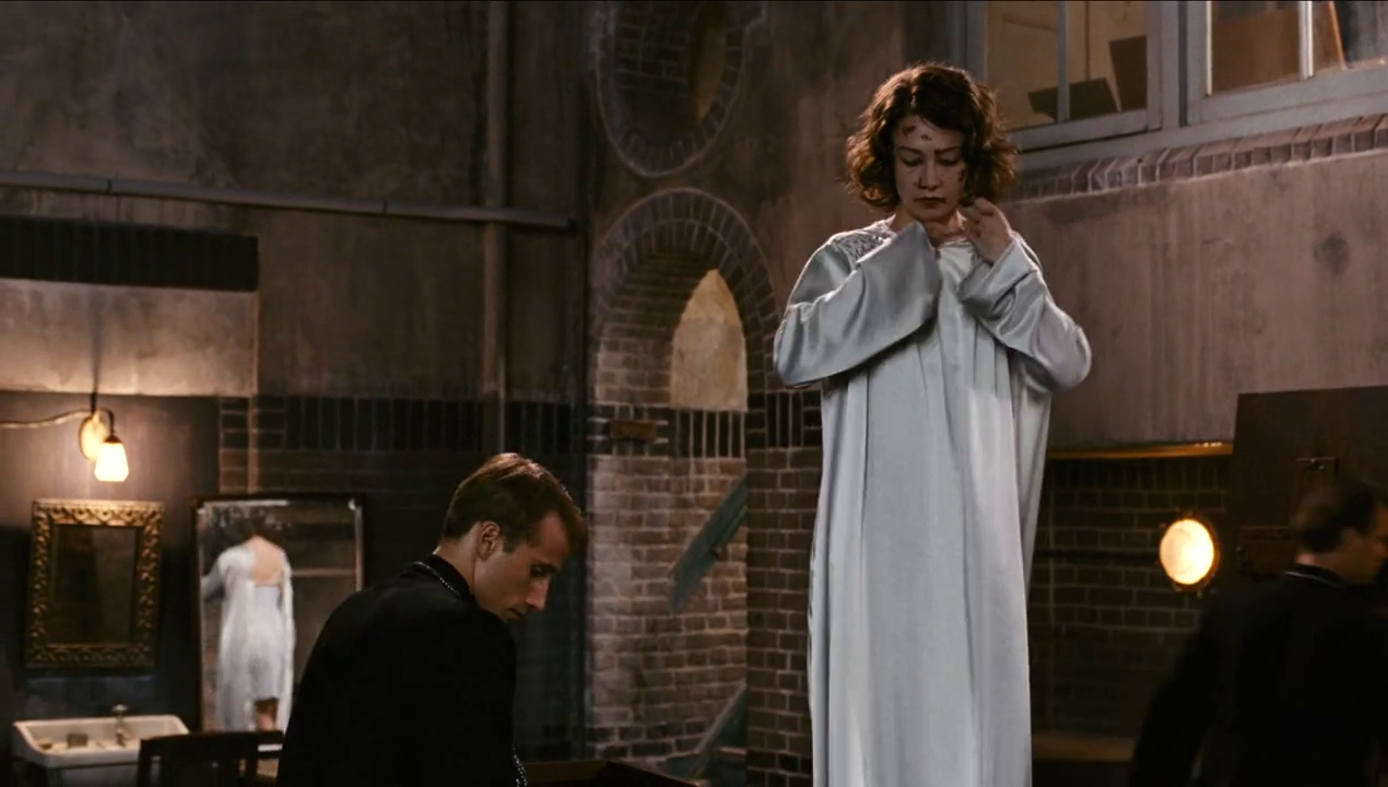 Cute Omegle Blondie loves her tight pink pussy