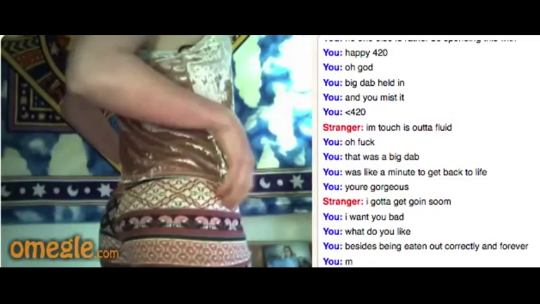 Redhead Goddess Twerks for the Camera