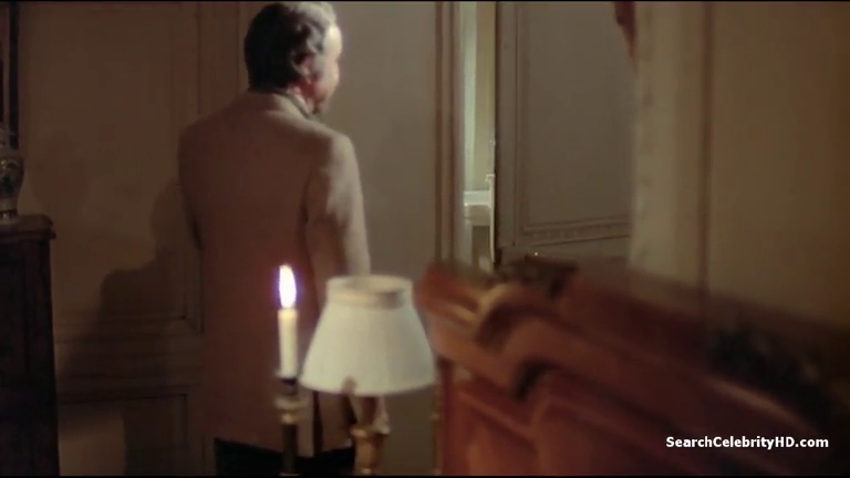 Rich brunette looking for fun in Omegle