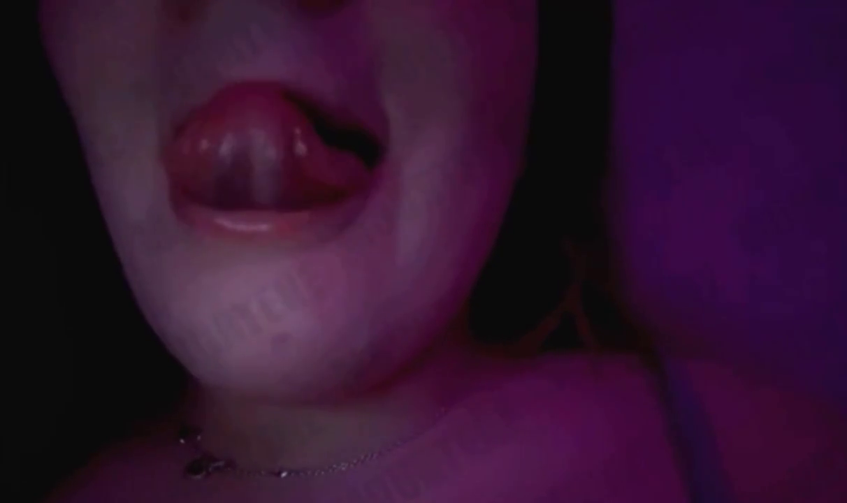 Teen show me her boobs when your parents is home