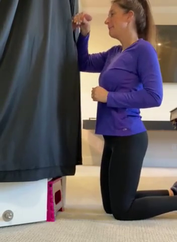 Two pretty babe watches big dick cum