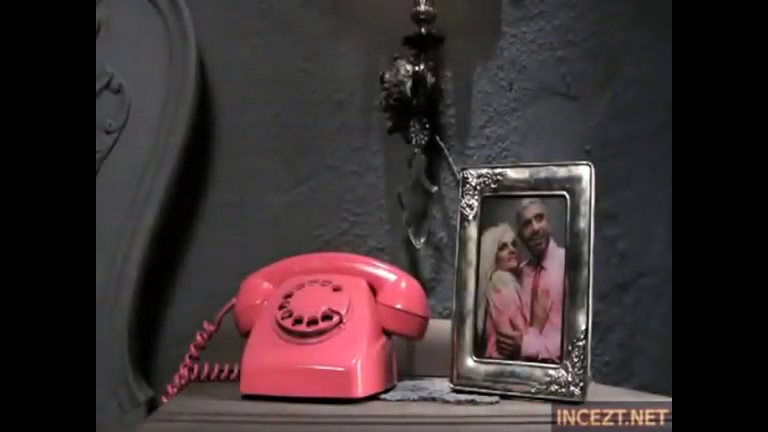 coomeet latina shows tits and masturbates